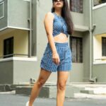 Siddhi Mahajankatti Instagram - • Slyly looking checking out hawties 😂• Styling : @l_zaba #trending #playground #fashion #fashionblogger #lzaba Mumbai, Maharashtra