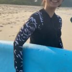 Siddhi Mahajankatti Instagram – • Surfing Lessons ft. @kayak.boy •

#trendingreels #trending #trendingsongs #trendingnow #surfing #surfinglife #adventuretime #adventure #watersports #kayakboy #explore #explorepage #exploreit #goa #mulki #gokarna #sunny