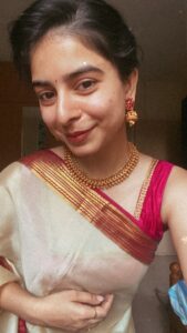 Siddhi Mahajankatti Instagram - • Getting ready for all my besties weddings ❤️•

PS : Got this beautiful jewellery set from @bridal_jewellery_sets_rakews 

#trending #trendingreels #trendingsongs #trendingnow #dressup #wedding #sareelove #sareedraping #explorepage #explore #feelitreelit