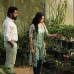 Sija Rose Instagram - Roy and Teena in their small world with some chai, snacks , laughter and plant shopping . Team #roy @surajvenjaramoodu