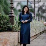 Sija Rose Instagram - The depth of blue🪁🌀 . Pic: @fahad____fadhi MUA: @neethu_makeupartist Styling : @shantikrishna Attire: @the_mainstreetshop_kochi