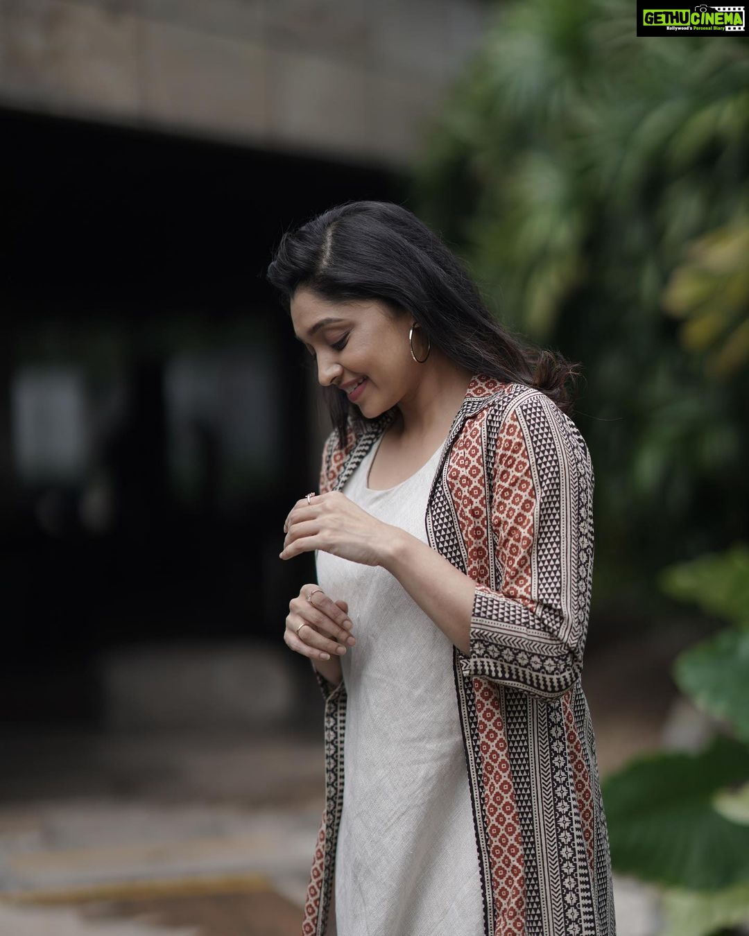 Sija Rose Instagram - 💕 . Pic: @stories_by_fari MUA: @vini_makeup_artist_ Attire: @byhand.in Stylist: @shantikrishna