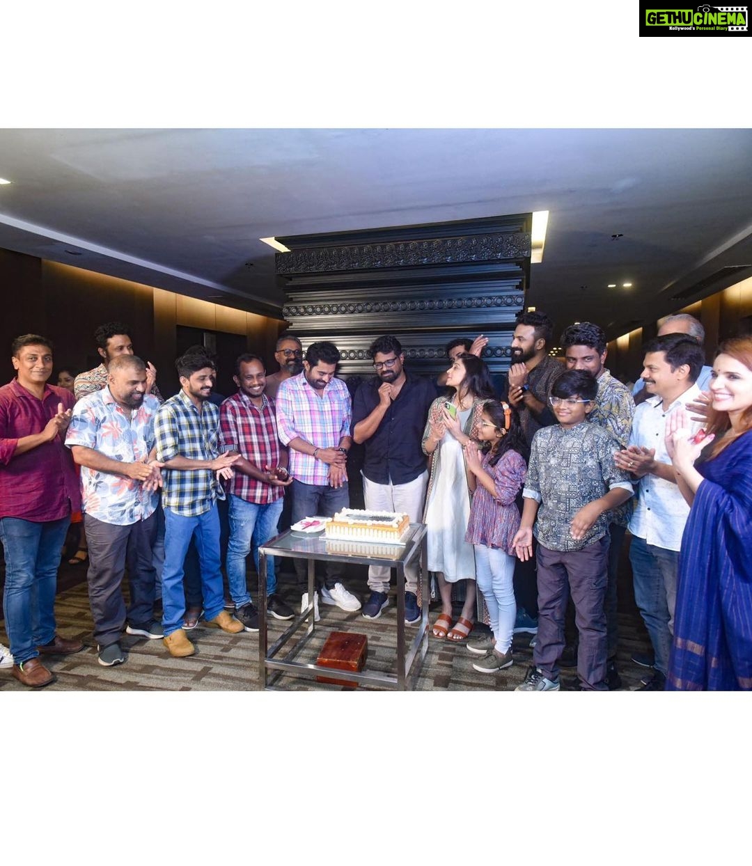 Sija Rose Instagram - As we celebrate the success of our film Roy , Heres my note of thanks and gratitude to each and everyone involved for our film from the pre to post production and the release. Every drop of contribution has lead to large ripples of success for us. @sunilibrahim ikka your dream has given life to many characters. Thank you and your strong team for everything. @suhail_ibrahim2080 @toshameer @mrvibinram @justyartist @rajagopalanpankajakshan @diljitgore @afzal.azad @jeffson_fernandez_ @surajvenjaramoodu @shinetomchacko_official @jins_baskar @riaa_saira @anjujosephofficial @anandmanmadhan @jenny_pallath a pleasure to have worked with such talented cast 💕 @munnapm @vinayaksasikumar @gopisundar__official @nnehanair @rakhooo @soorajsanthosh @sitharakrishnakumar Roy is incomplete without its music lyrics and its singers. Thank you for giving life through music @jayeshmohan thank you and your team @madhavgosh @tiltedtripod5 @arshad_fz and others for capturing the essence of Roy. Every frame was beautifully done. Our editor @getsaajan Our costume designer @remyaansuyasuresh Our sound designer @abjubin Our art director : @bawaart Our production controller @javedchempu Our stills @sinat_savier DI @remeshcp Title and posters @rahimpmk Thank you producers @sanoob__k__yoousef Thank you @sonylivindia for accepting us and believing in our dream! @sangeetha_janachandran you are a charm dear! Always out there standing out with your work and achievements! And to YOU who watched, liked and celebrated with our team Thank you ❤️