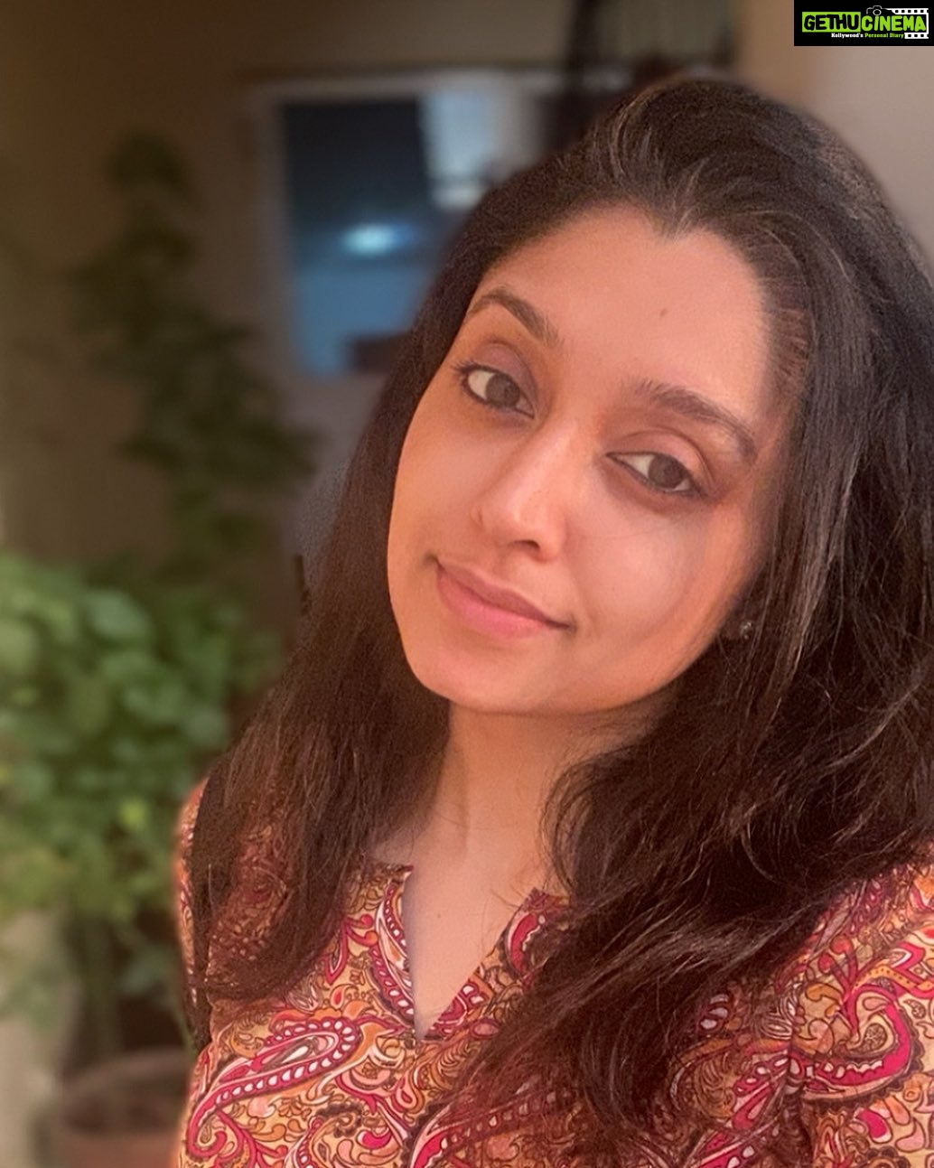 Sija Rose Instagram - Silver lining in the sunshine . 🌹 🌸 #keepingsomerealpictures #tomysilverlining #dontmissthesunshine #dilbar