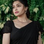 Sija Rose Instagram - All the single ladies Now put your hands up ! 💎 . Jewellery: @elista_goldanddiamonds Shot by : @_ericfotos_ Styling : @neethu_nidhi Thanks @babinchiramel