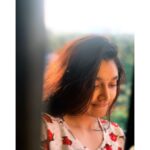 Sija Rose Instagram - Lets spread some joy and smile Dil se! Wishing all Happy Vishu and Tamil New Year! #somecandids #memory #seasonsgreetings #💕 #smiledilse