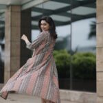 Sija Rose Instagram – Some twist and turns with my cape!
.
📷 @stories_by_fari 
MUA: @vini_makeup_artist_ 
Styling: @shantikrishna 
Attire: @byhand.in @byhand_moments