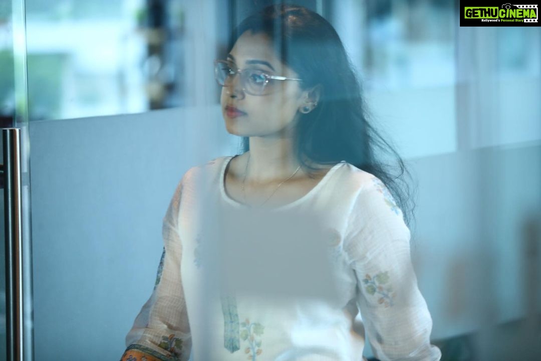 Sija Rose Instagram - Being Teena! My first day of Roy shoot started at Teena’s work place! A passionate journalist, woman of her word and a girl boss of her life! Creating her with those subtle looks and mannerisms. . #royteena #roymovie #malayalammovies #sijaarose