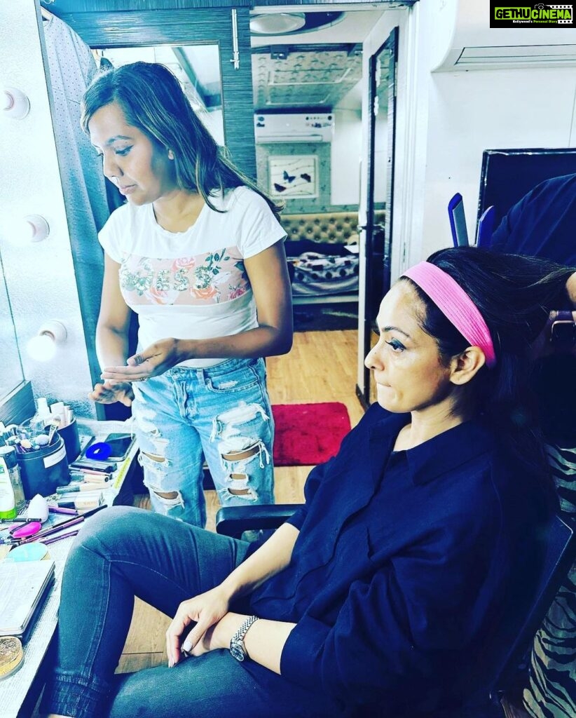Simran Instagram - Interesting & New 😊🥳🎉🌟#shooting #makeupartist