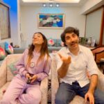 Simran Budharup Instagram - This One Is For All The Cricket Fans🤣🔥🤪 Tag Your Patis Who Choose Cricket Over You👿 #pagalpanti #gonecase #funny #comedy #friends #offscreen #offscreenbond #follow #crazy #hair #makeup #follow #crazytalk #nosense #actors #starplus #nazar #pandyastore #tanaav