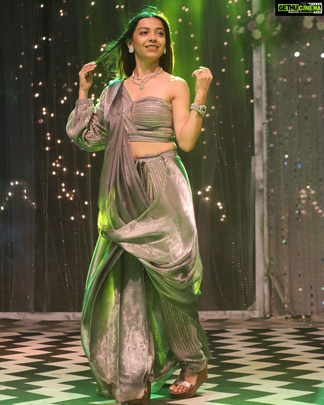 Simran Budharup Instagram - A Dash Of Desiš„ā¤ļø #love #indianwear #beautiful #sareelove #beautifulsaree #readymade #show #indiantv #bollywood #cute #grey #hair #makeup #dance #follow #pandyastore #follow #starplus #actor Picture Credit : @veer_photography606__