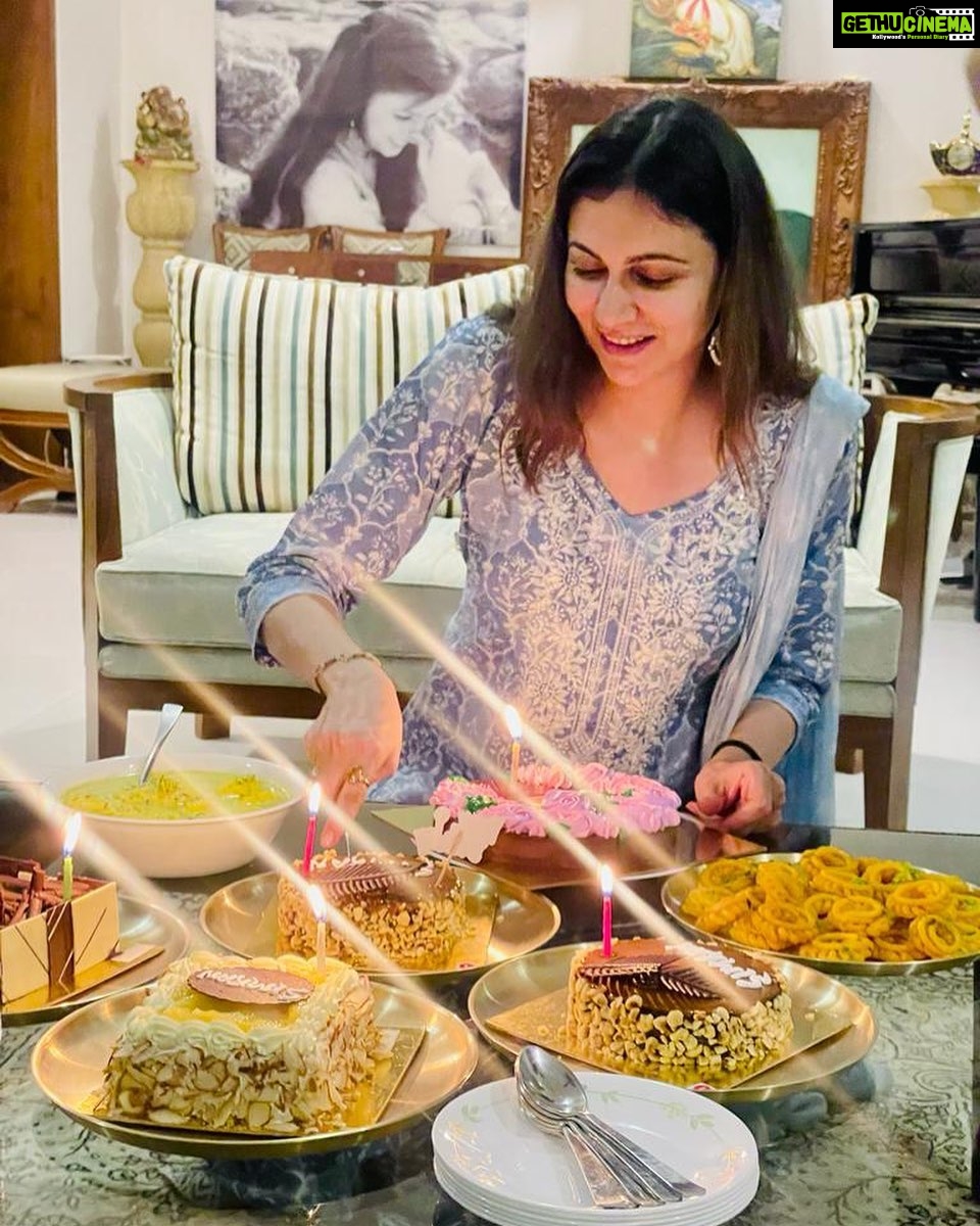 Simran Kaur Mundi Instagram - Thank youu soo much for all the lovely wishes (specially in dm’s) sorry if i am unable to respond to each one of you🙈 reading everything and all your wishes mean a lot to me, Thank You🤗❤️🙏