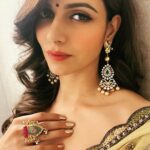 Simran Kaur Mundi Instagram - Metallic nails - my new fav thing😍 Jewelry @nehalullajewellery