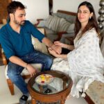 Simran Kaur Mundi Instagram - Happy Happyyy #Rakshabandhan @guru00005 🌸💗