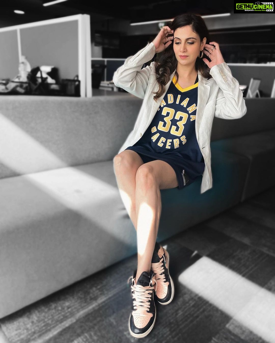 Simran Kaur Mundi Instagram - #colour or #blackandwhite #PickOne ☝️ . #basketball #jordanshoes #crimson #b&w #sportychic #nbaindia #nba #ballislife
