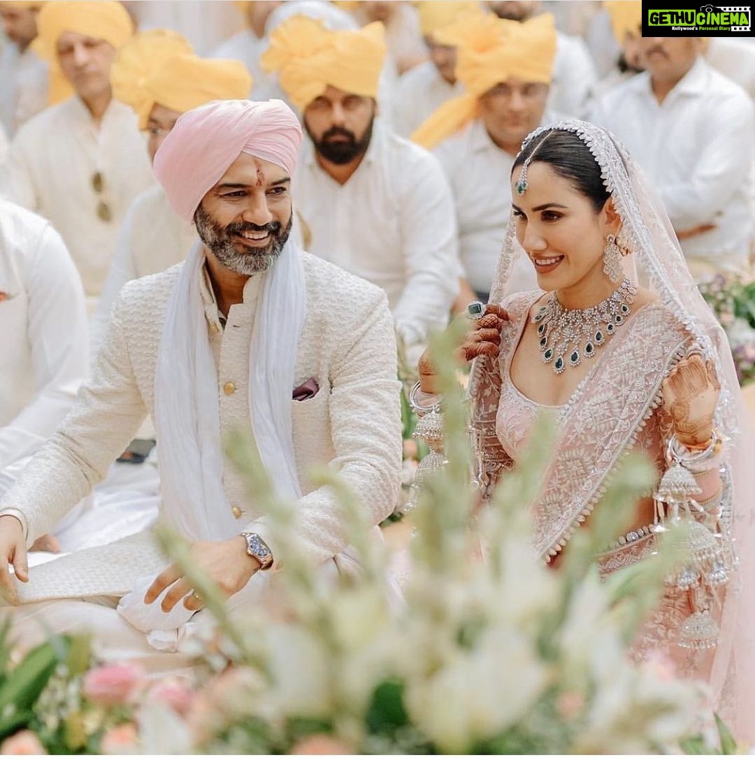 Simran Kaur Mundi Instagram - Mere pyaaree @sonnalliseygall and @asheshlsajnani wish you both a lifetime of happiness ❤️🧿 my heart is so full today..love you both🤗❤️god bless🙏