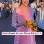 Simran Sharma Instagram – 🌸💕🌸💕🌸 #siddhivinayak #ganpatibappamorya #divine #bliss #mumbai