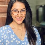 Simran Sharma Instagram – ‘scholar Naina’ vibe?🤓🥰

hair and makeup by @makeup.artist.anusha
styled by @saniamomin