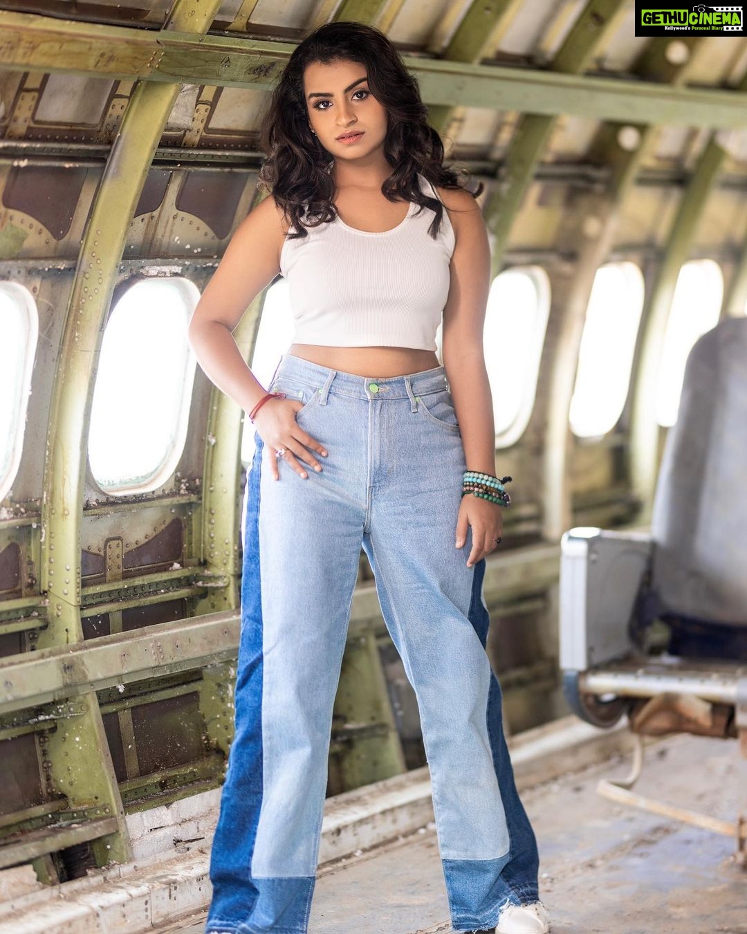Sivaangi Krishnakumar Instagram - Believe 🔥 Styling @anushaa13 Makeup @arupre_makeup_artist Photograph @raghul_raghupathy Edit @retouch_by_gokul #cookwithcomali #sivaangi