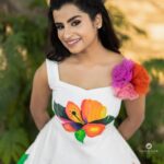 Sivaangi Krishnakumar Instagram – Hi🌸❤️
Handpainted dress from @styl_chennai 
Makeup @arupre_makeup_artist 
Photos @crackjackphotography thankyou for the last min shoot bro😬
#cookwithcomali