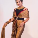 Sivaangi Krishnakumar Instagram - Felt like “Sivaangi Silks And Jewelry “ 😙😂 Styling @anushaa13 Muah @arupre_makeup_artist Asst Stylist @stylewithpp Neckpiece @aaranyarentaljewellery PC @raghul_raghupathy Retouch @retouch_by_gokul