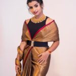 Sivaangi Krishnakumar Instagram - Felt like “Sivaangi Silks And Jewelry “ 😙😂 Styling @anushaa13 Muah @arupre_makeup_artist Asst Stylist @stylewithpp Neckpiece @aaranyarentaljewellery PC @raghul_raghupathy Retouch @retouch_by_gokul
