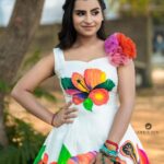 Sivaangi Krishnakumar Instagram – Hi🌸❤️
Handpainted dress from @styl_chennai 
Makeup @arupre_makeup_artist 
Photos @crackjackphotography thankyou for the last min shoot bro😬
#cookwithcomali