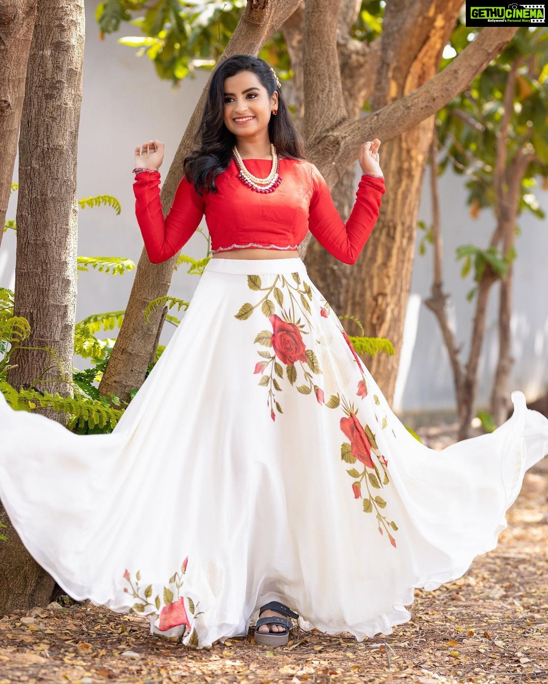 Sivaangi Krishnakumar Instagram - Red edition❤️ Outfit @elegant_fashion_way Hair and makeup @arupre_makeup_artist Photo @raghul_raghupathy Retouch @retouch_by_gokul