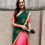 Smruthi Venkat Instagram – அனைத்து அன்பு உள்ளங்களுக்கும் இனிய சித்திரை புத்தாண்டு நல்வாழ்த்துக்கள் ✨❤️

Half saree @swarnasaris