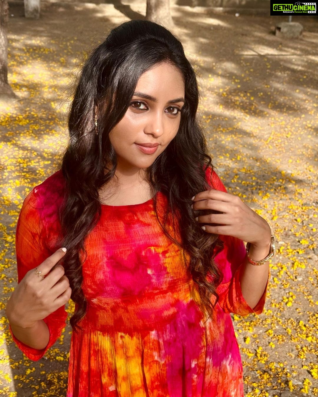 Smruthi Venkat Instagram - Love the Golden hour glow ✨