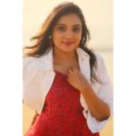 Smruthi Venkat Instagram - Sending you all a lot of love this Valentine’s Day ❤️ Happy Valentine’s Day ❤️ Styling: @keziah_costume_stylist Outfits: @_gina_couture Muah: @harisri_makeoverartistry Photography: @shotsbyuv @kishorekumar5749 @sat_narain #valantinesday #love #red #loveyourself #selflove #instagram #instalove #instapost #redlove #lovelife #loveyou
