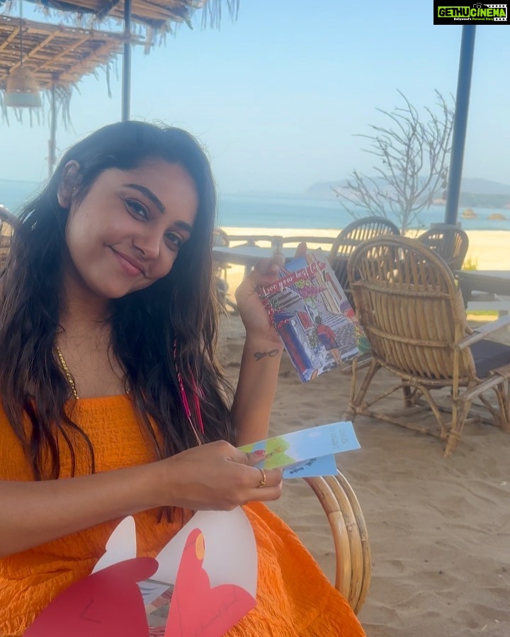 Smruthi Venkat Instagram - That’s how I spent my birthday weekend in Goa planning this year ✨ Thank you @factornotes for sending over this planner! Focusing on myself and my goals this year ✨ hoping for the best 😻 And totally loved my peaceful stay @goasouth 💗 Butterfly Beach, Goa