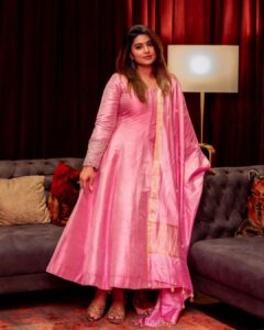 Sneha Instagram - Blush imitates the glow of the ❤️ heart.

@geetuhautecouture 
@siva_prakash_photography 

#blushpink #happyday #love #pinkdress #photography #picoftheday