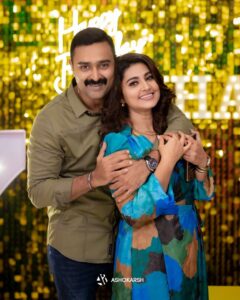 Sneha Instagram - One of the happiest moments in life is when you find the courage to let go of what you can't change. 

@prasanna_actor
@geetuhautecouture 
@geetuevents 
@ashokarsh 

#throwback #birthdaypic #vihaan #snehaprasanna #celebration #aadyanthaa