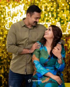 Sneha Instagram - One of the happiest moments in life is when you find the courage to let go of what you can't change. 

@prasanna_actor
@geetuhautecouture 
@geetuevents 
@ashokarsh 

#throwback #birthdaypic #vihaan #snehaprasanna #celebration #aadyanthaa