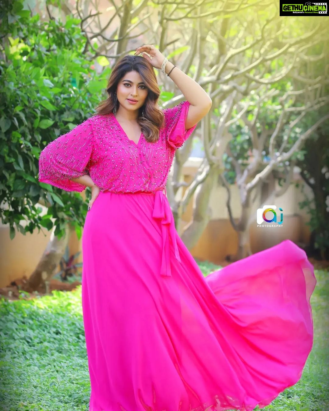 Sneha Instagram - I don't think I will ever get tired of wearing pink ๐๐๐ @clicks_by_ajay @itz_rajesh24 #lovepink #myfavirotecolor #alwazbekind #lovewatudo๐ #pinkdress #pinkgown #mrnmrs #etvtelugu #lifeisbeautiful