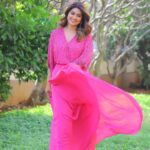 Sneha Instagram - I don't think I will ever get tired of wearing pink 💗💓💖 @clicks_by_ajay @itz_rajesh24 #lovepink #myfavirotecolor #alwazbekind #lovewatudo💕 #pinkdress #pinkgown #mrnmrs #etvtelugu #lifeisbeautiful