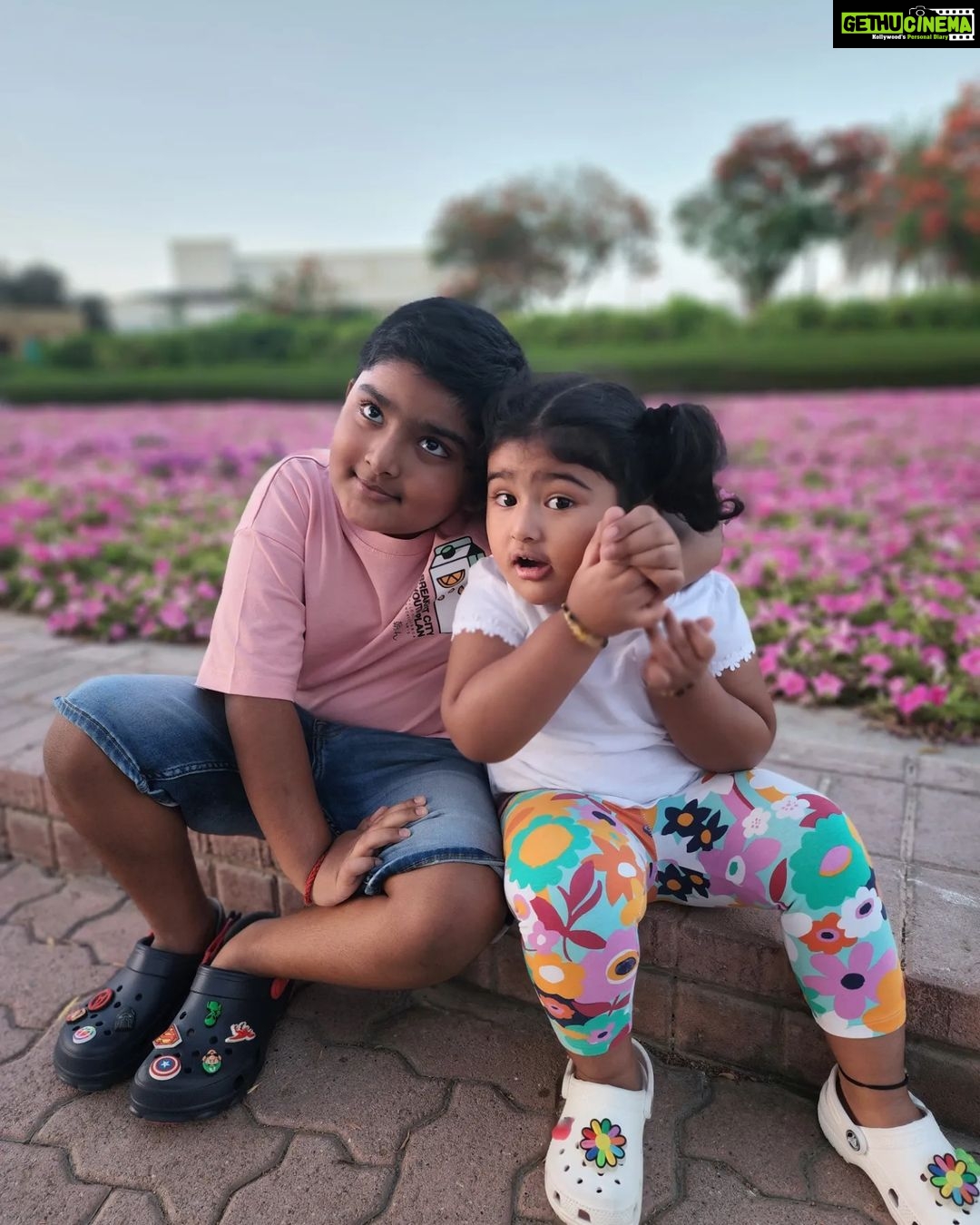 Sneha Instagram - Some day soon from now you might out grow my lap! But never my heart. Someday far from now you might grow into a woman! But still be my lil baby. Your hugs, your kisses, your smile, your compassion, add so much meaning to my life Aadhu ma. Dadda love u deep through the galaxies n back♥️♥️♥️ #HappyBirthdayAadyanthaa #mydaughter #mydaughterismyworld
