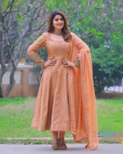 Sneha Instagram - Life is not about finding yourself. Life is about creating yourself. 

@geetuhautecouture 
@rajatamaya 
@clicks_by_ajay 
@rajesh_chinchili 

#lovewatudo💕 #liveurlife #salwarsuits #lovefrpeach #peachdress #telugu #mrnmrs #etvtelugu