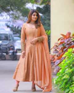 Sneha Instagram - Life is not about finding yourself. Life is about creating yourself. 

@geetuhautecouture 
@rajatamaya 
@clicks_by_ajay 
@rajesh_chinchili 

#lovewatudo💕 #liveurlife #salwarsuits #lovefrpeach #peachdress #telugu #mrnmrs #etvtelugu
