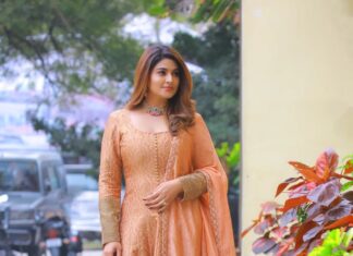 Sneha Instagram - Life is not about finding yourself. Life is about creating yourself. @geetuhautecouture @rajatamaya @clicks_by_ajay @rajesh_chinchili #lovewatudo💕 #liveurlife #salwarsuits #lovefrpeach #peachdress #telugu #mrnmrs #etvtelugu