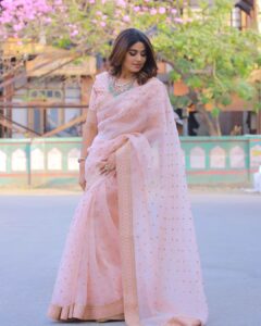 Sneha Instagram - Happy bhogi !! May all negativity be eliminated, may this bhogi bring a lot of positivity and great things to all my dearest.

@samyakksarees 
@kalasha_finejewels 
@clicks_by_ajay 
@rajesh_chinchili 

#sareelove #bhogifestival #lovewatudo💕 #festival #etvtelugu #mrnmrs #pinksaree