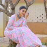 Sneha Instagram - The most beautiful thing you can wear is confidence. @geetuhautecouture @clicks_by_ajay @rajesh_chinchili #sareelove #beyou #lifestyle #floralsaree #telugu #etvtelugu #mrnmrs #mylifemyway