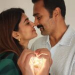 Sneha Instagram – 15 yrs of togetherness and many more to come. Happy Valentines Day!!!

@prasanna_actor 

#love #valentines #familycomesfirst #liveinthemoment❤️