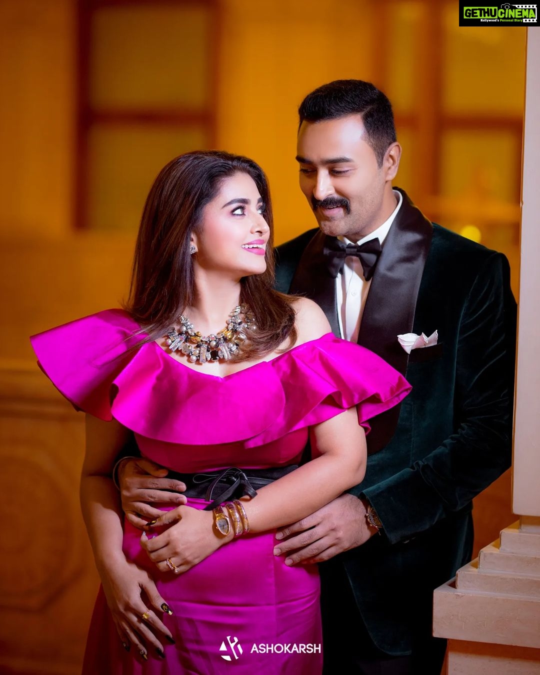 Sneha Instagram - I saw that you were perfect , and so I loved you. Then I saw that you were not perfect and I loved you even more. @ashokarsh @vyshalisundaram_hairstylist #coupleshoot #meandyou❤ #jamesbond #loveurself❤️ #beyou #pinkdress #sneha