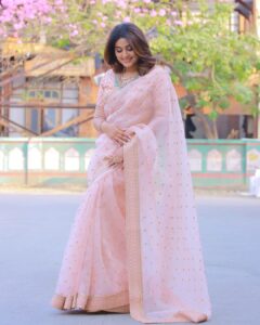 Sneha Instagram - Happy bhogi !! May all negativity be eliminated, may this bhogi bring a lot of positivity and great things to all my dearest.

@samyakksarees 
@kalasha_finejewels 
@clicks_by_ajay 
@rajesh_chinchili 

#sareelove #bhogifestival #lovewatudo💕 #festival #etvtelugu #mrnmrs #pinksaree