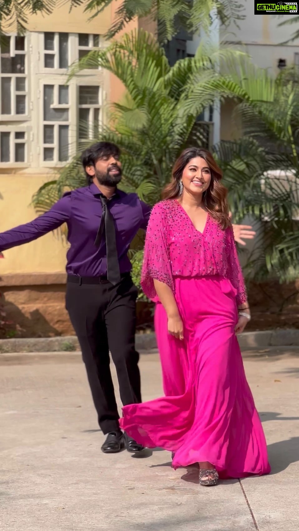 Sneha Instagram - #BombeBombe Dancing with most gorgeous & beautiful charming hearted person Sneha Garu💕 #RealActressSneha #AataSandeep#Instagram #Reels #BombeBombe #Darshan @bhushanmaster_official @darshanravaldz @misterandmissesrealityshow @gnapikaentertainments @urspraveenakadiyala vodhina💕 @itsanilkadiyala Annaya 💕