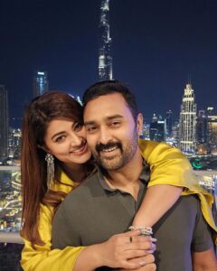Sneha Instagram - Happy new year my darlings!!! Have a fantastic year 💓

@prasanna_actor 

#visitdubai #newyearindubai #liveurlife #blessed #beyourself #bekind #newyearparty