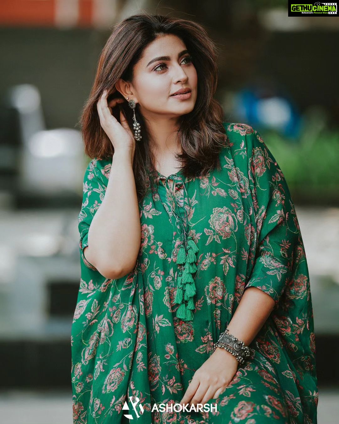 Sneha Instagram - My life, my rules, my attitude. @geetuhautecouture @geetunaidu03 @ashokarsh @vijiknr @vyshalisundaram_hairstylist @crowneplazachn #summerwear #designerwear #geetuhautecouture #mylifemyway #livelife