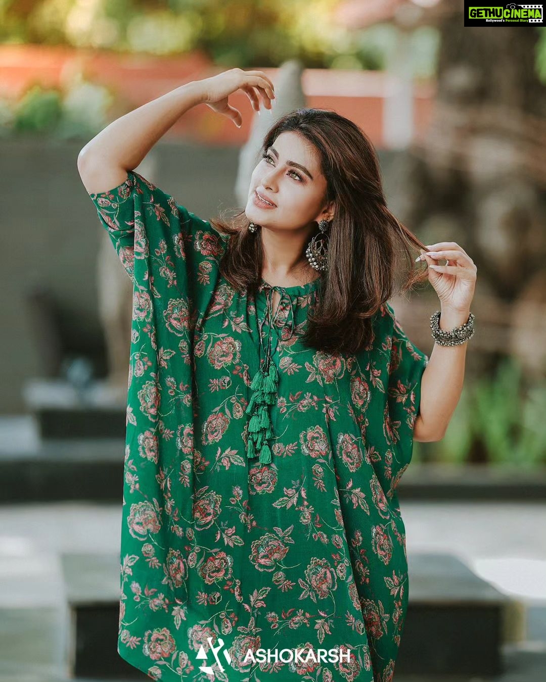 Sneha Instagram - My life, my rules, my attitude. @geetuhautecouture @geetunaidu03 @ashokarsh @vijiknr @vyshalisundaram_hairstylist @crowneplazachn #summerwear #designerwear #geetuhautecouture #mylifemyway #livelife